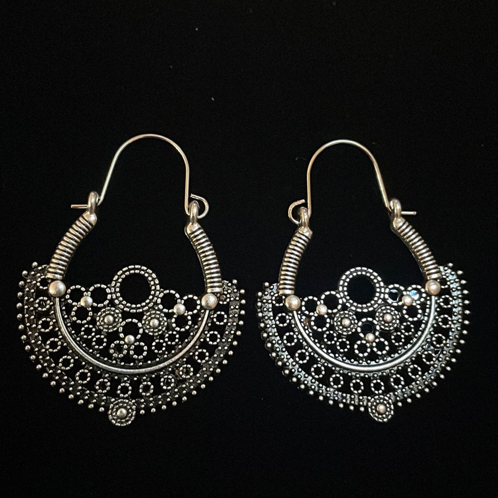 Filigree bohemian pierced earrings, NEW